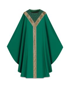 Chasuble with inside stole.
Combination of brocade application and orphreys.